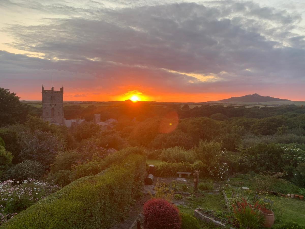 St Davids Gin & Kitchen - The Cathedral Villas Extérieur photo