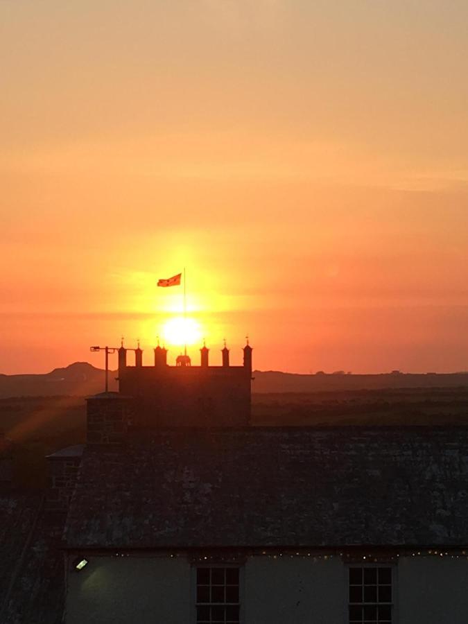 St Davids Gin & Kitchen - The Cathedral Villas Extérieur photo