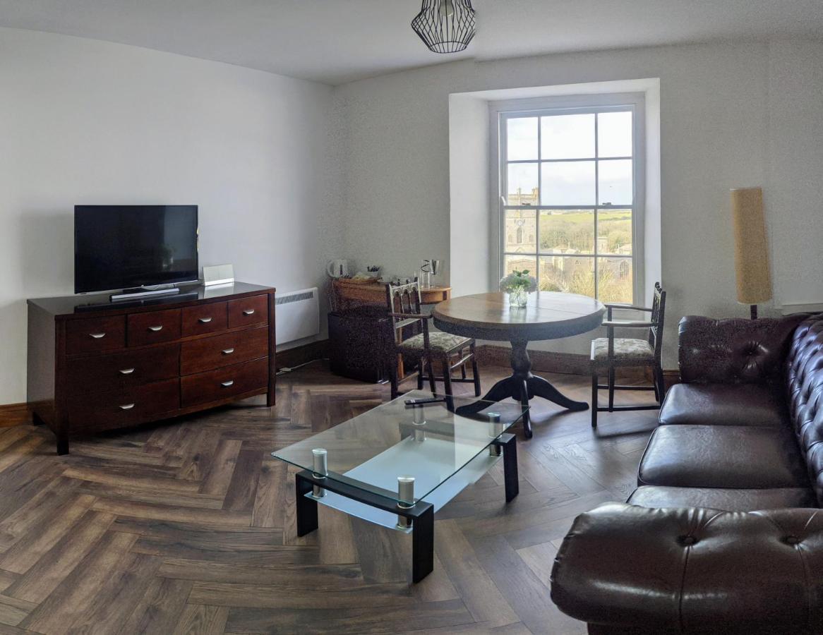 St Davids Gin & Kitchen - The Cathedral Villas Extérieur photo