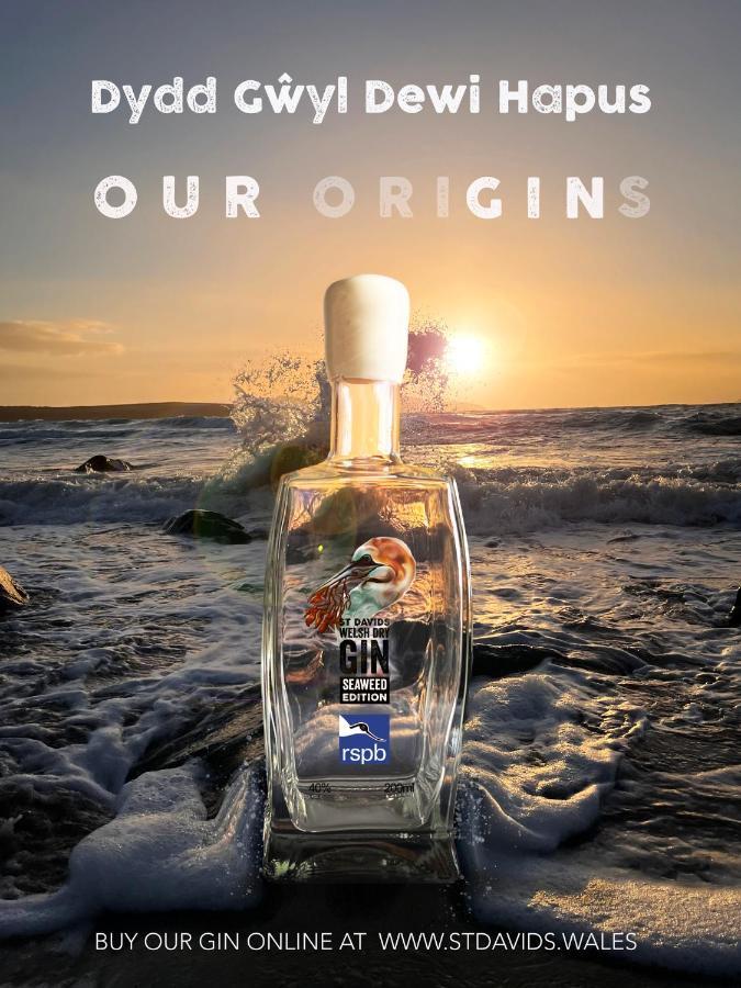 St Davids Gin & Kitchen - The Cathedral Villas Extérieur photo
