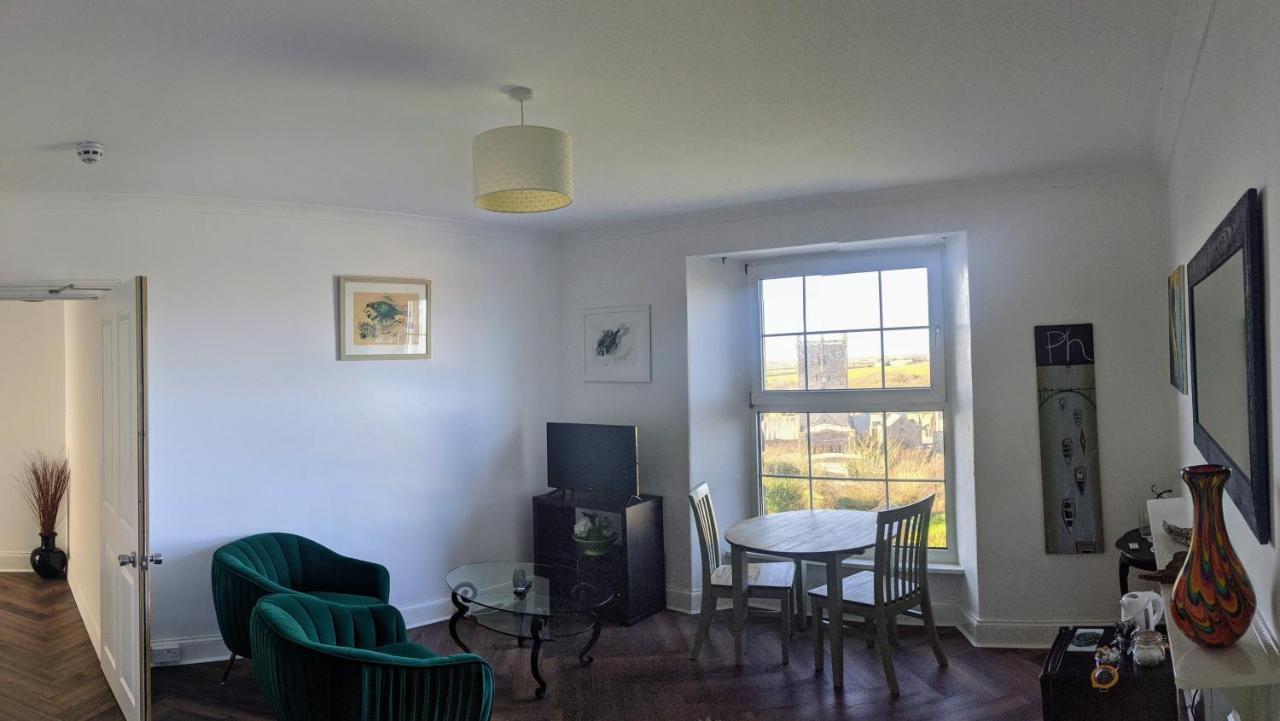 St Davids Gin & Kitchen - The Cathedral Villas Extérieur photo