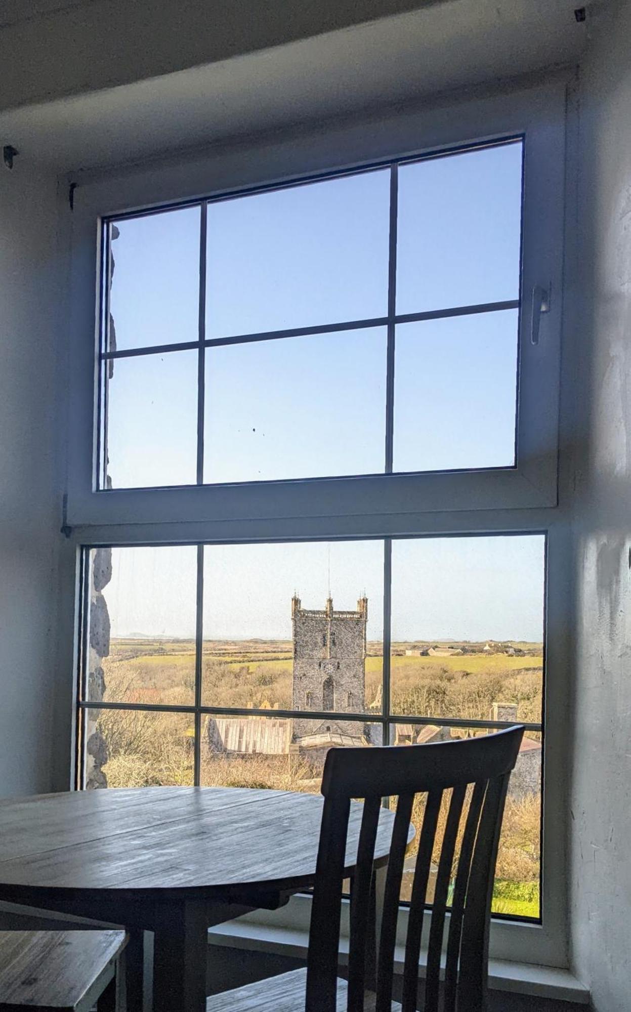 St Davids Gin & Kitchen - The Cathedral Villas Extérieur photo